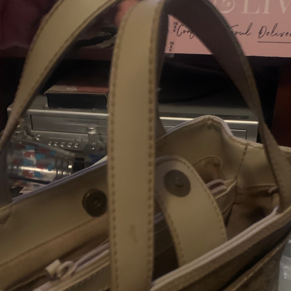 Relic Beige Embossed Handbag! - Picture 3 of 8